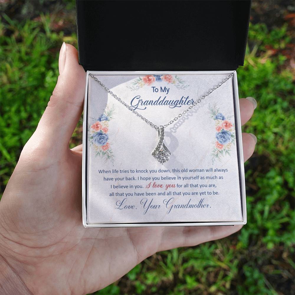 I Have Your Back – Alluring Beauty Necklace